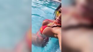 Valentina Ferraz: Pool time #3