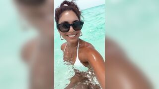 Vanessa Hudgens: Vacay throwback #2