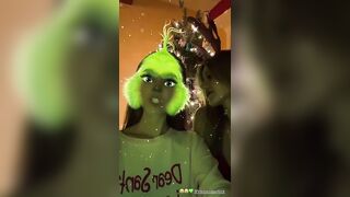 Victoria Justice: Vic the Grinch #3