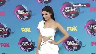 Victoria Justice: Teen Choice Awards Red Carpet #3