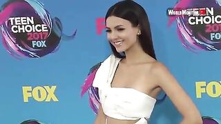 Victoria Justice: Teen Choice Awards Red Carpet #4