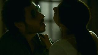 Kahaani: Isha Talwar hot scene from Mirzapur 2 #2