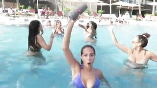 Leli Hernandez: Twerking in the pool #3