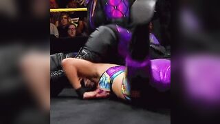 Wrestle With The Plot: Nia makes Bayley's ass shake #2