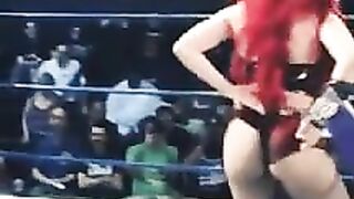 Taeler Hendrix showing off her plump juicy booty!