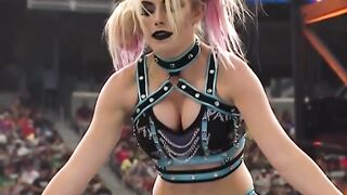 Wrestle With The Plot: 3 Minutes of SummerSlam Bliss #4