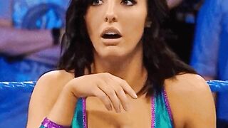 Peyton's funny side is so sexy