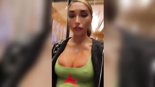 YouTubers: Chantel Jeffries cleavage & pokies #2