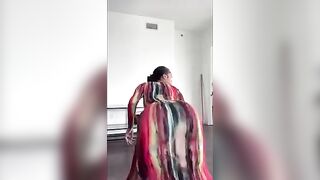 YouTubers: Janiameshell shakes her ass in sundress ♥️♥️ #2