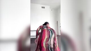 YouTubers: Janiameshell shakes her ass in sundress ♥️♥️ #3