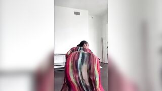 YouTubers: Janiameshell shakes her ass in sundress ♥️♥️ #4