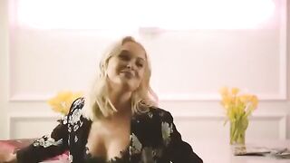 Zara Larsson: Bouncing Boobs, This gif never gets old #2