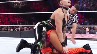 Zelina Vega: Rhea Ripley folding Zelina #3